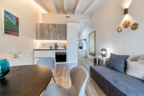  Lake View Boutique Apartment in Cavaion Veronese