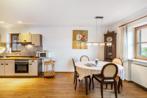 Viesnīcas āriene, Landhaus Kauderer - Wohnung 2 in Waging Am See