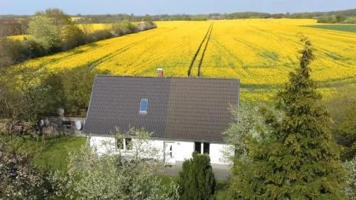 Kleines Haus am Feld in Rehna, Deutschland