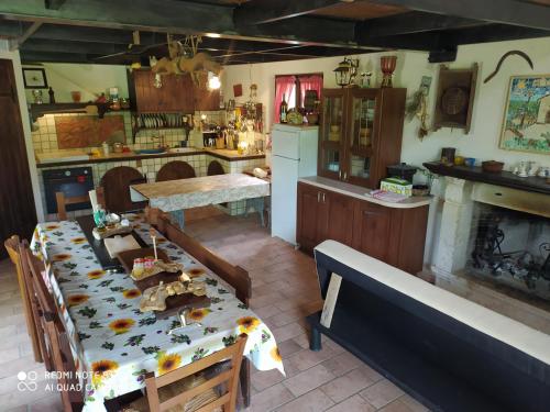 Viesnīcas āriene, Casale Mancini in Skurkola Marsikana