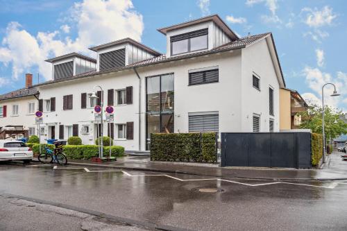 المنظر الخارجي, Ferienwohnung Rosenrot am See in Petershausen West