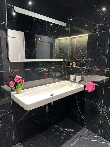 Garden Apartment Doubí Karlovy Vary - Free Parking – khách sạn tại Karlovy Vary