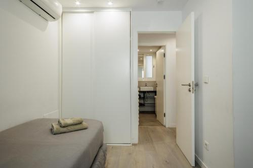 Cozy Center Apartment - image 4