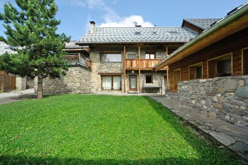 5 bedrooms, 8 beds