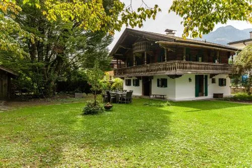 Altes Totschenhäusl am Ziller in Finsing, Österreich