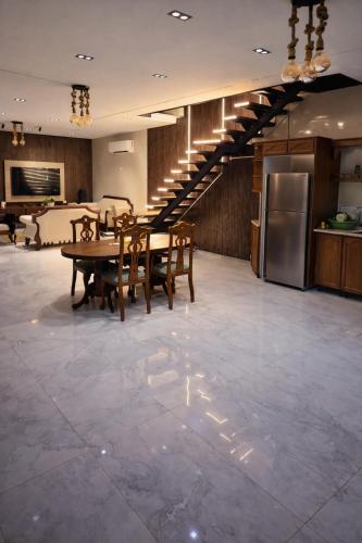 Devon Chalet in Al Qastal