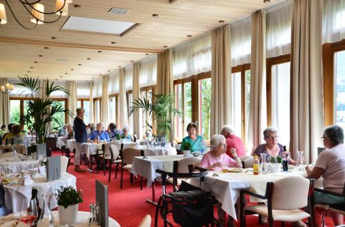 Restaurante, Hotel Kurhaus am Sarnersee in Sarnen