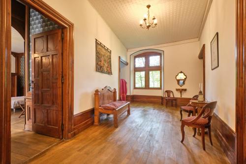 Viesnīcas āriene, Chambres au Chateau Saint-geoire in Saint-Geoire-en-Valdaine