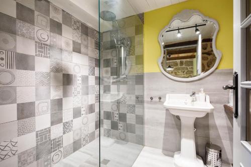 Bathroom, A Vilamide in As Laxas