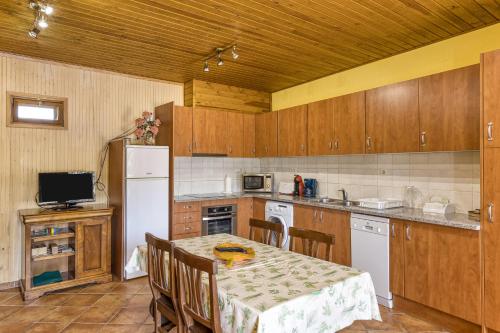 Konyha, Cal Ferrer 2 - Quadres in Torroella de Fluvia