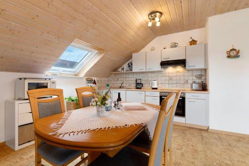 Viesnīcas āriene, Ferienwohnung Schillinger in Sasbach am Kaiserstuhl