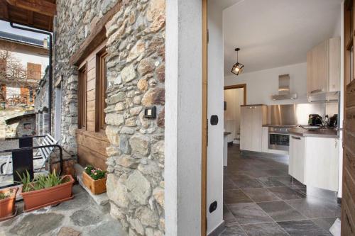 Konyha, Mini House Valle d'Aosta in Roisan
