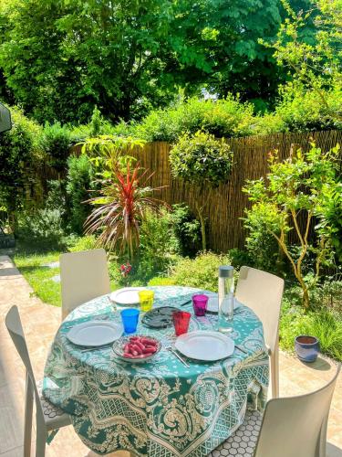 Зовнішній вигляд готелю, Appartement 90m2 Sur Jardin Clos in Сан-Клюд