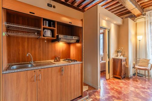 кухня, Romantic Apartment Near Pisa Lucca in Бьєнтіна