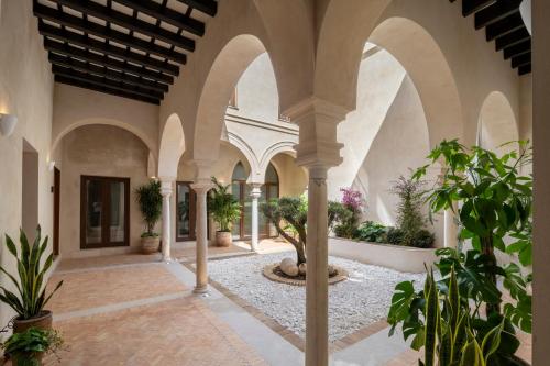 Magno Collection Palacio de Becas