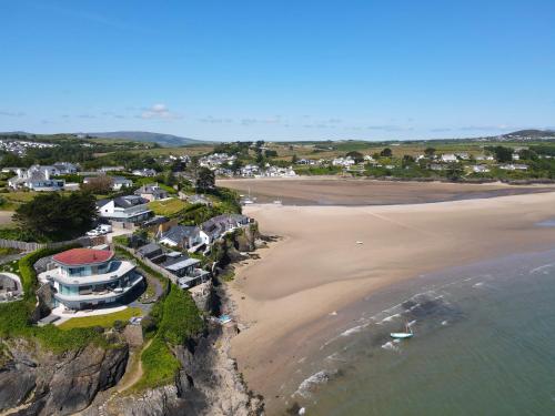 Finest Retreats - Hampton Coast in Abersoch