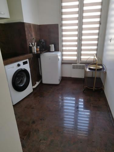 Beautiful 2-bedroom Apartment At La in Дрансі