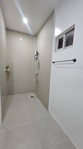 BatsonBHouse Camotes - image 2
