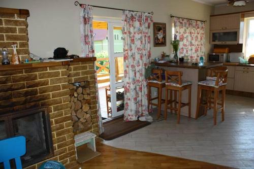 БУДИНОК сімейних ПРИГОД (БУДИНОК сімеиних ПРИГОД) in Strelki