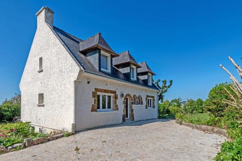 Exterior view, Maison 10 pers 2kms de la plage in Trelannec