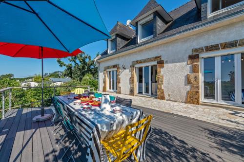 Exterior view, Maison 10 pers 2kms de la plage in Trelannec