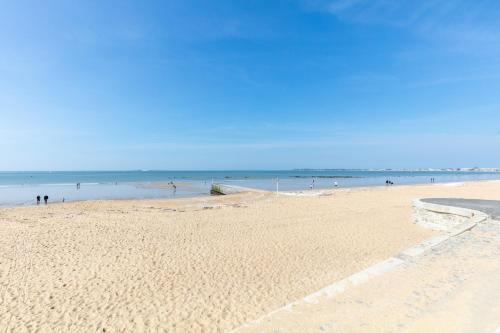 Pieds dans l'eau - Balcon vue mer - image 4