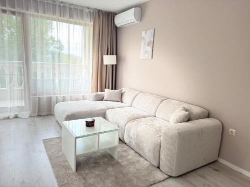 Deluxe Apartment Varna South Bay Beach Residence – khách sạn tại Zelenika