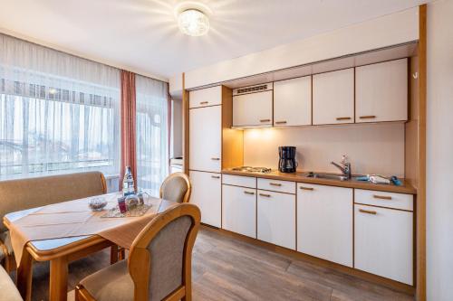 ทัศนียภาพภายนอกโรงแรม, Gastehaus Kunkelmann mit Sauna in เฮอะเชนชวานด์