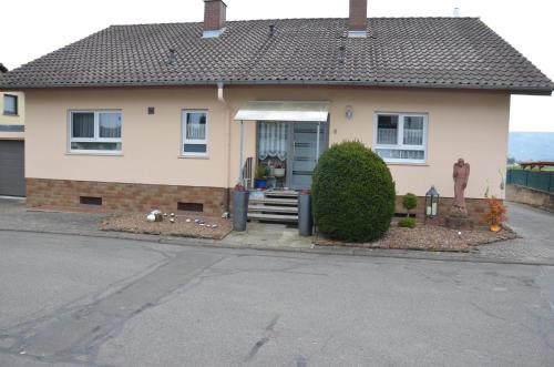 Viesnīcas āriene, Collenberger Ferienwohnung Schäfer (Collenberger Ferienwohnung Schafer) in Freudenberg (Baden-Wurttemberg)
