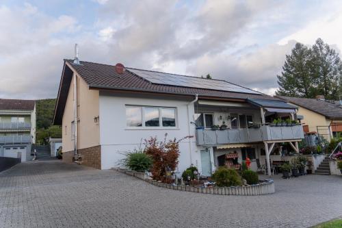Viesnīcas āriene, Collenberger Ferienwohnung Schäfer (Collenberger Ferienwohnung Schafer) in Freudenberg (Baden-Wurttemberg)