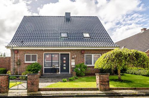 Ferienwohnung Hausrosengarten in Hage, Deutschland