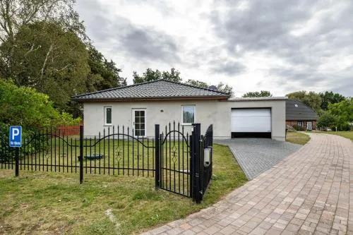 Moderner Bungalow, rollstuhlgerecht in Warnow, Deutschland