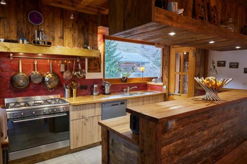 Kitchen, Chalet Du Houx in Le Raffort