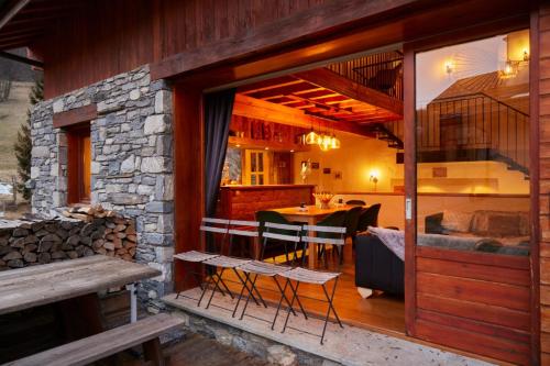 Exterior view, Chalet Du Houx in Le Raffort