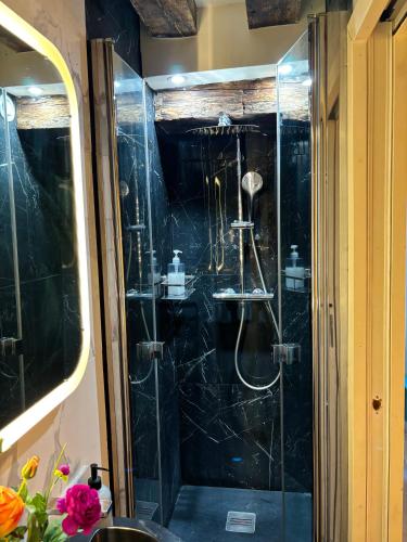 Heart of Saint-Germain Cozy 2BR for 5 Aldaro 