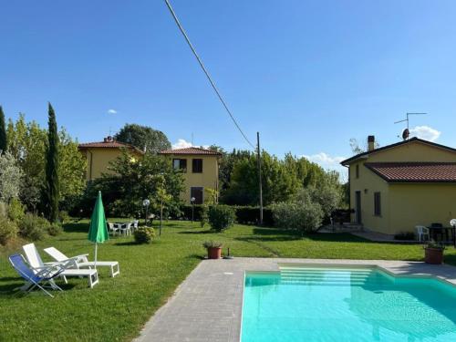 المنظر الخارجي, Papà Giuseppe La Cantina (Papa Giuseppe La Cantina) in Le Fosse