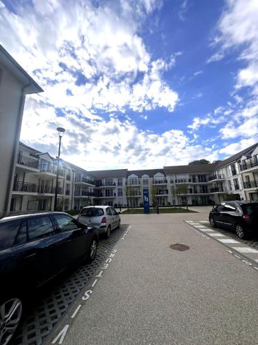 Зовнішній вигляд готелю, Zenao Appart'hôtels Plaisir (Zenao Appart'hotels Plaisir) in Плезір