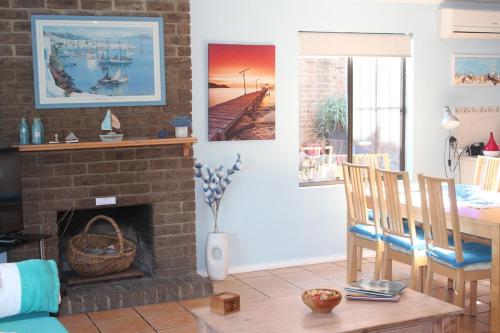 NR 6 Cove Apartment Carrickalinga in Carrickalinga