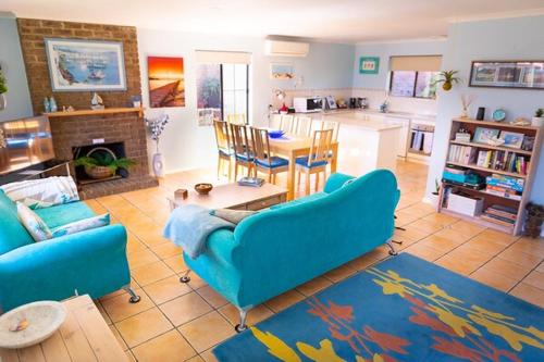 NR 6 Cove Apartment Carrickalinga in Carrickalinga