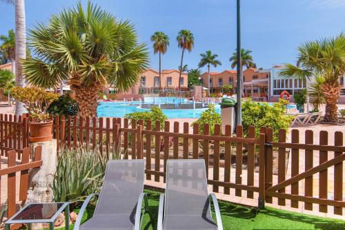 Oasis Pool View