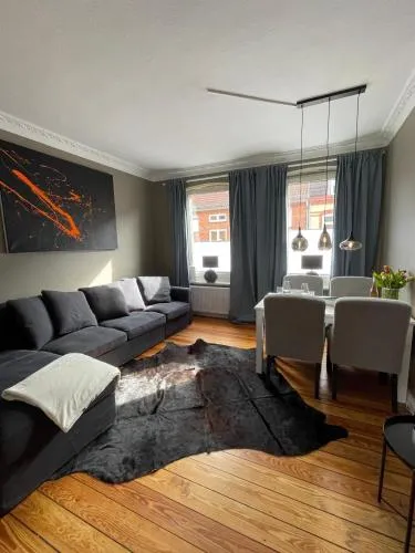 Altbaucharme Deluxe mit Balkon in Kiel, Deutschland