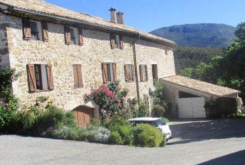 A szálláshely kívülről, La bastide des moines in La Martre