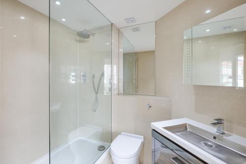 Veeve - Chelsea Harbour Elegance - image 7