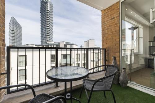 Veeve - Chelsea Harbour Elegance - main image
