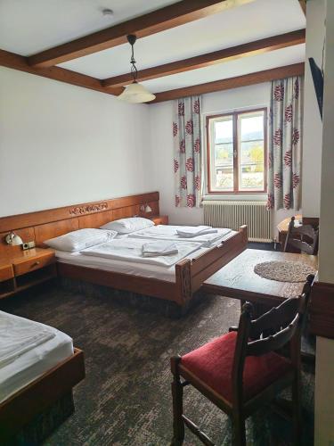 Mosers Pension 4