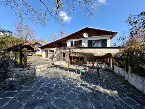 L'orée Du Lac – jardin vue montagne gîte à louer Chapareillan