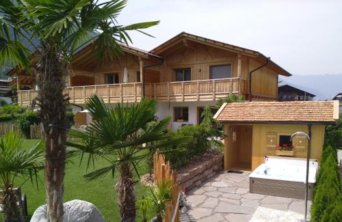 2 bedrooms, 4 beds