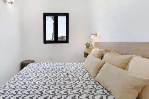 Casa Luna Kingbed and Jacuzzi - image 3