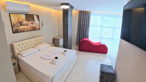Guestroom, London Restaurant Hotel in Kukes