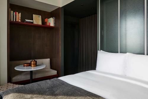85374423 The Robey, Chicago, a Member of Design Hotels